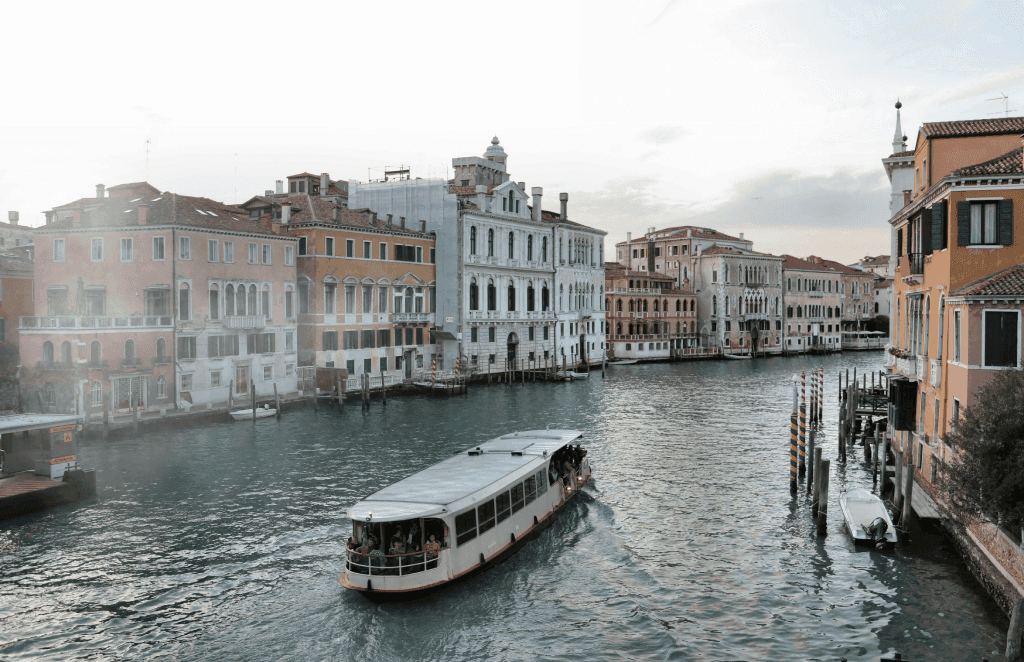 Modern Attractions & City Tours